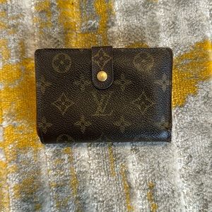 Louis Vuitton LV Vintage Monogram Wallet gold hardware AUTHENTIC